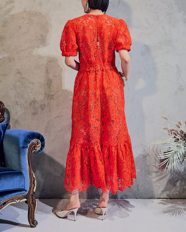 Self - Portrait(セルフ・ポートレート)のミディドレス結婚式やパーティーにぴったりのレンタルアイテム。