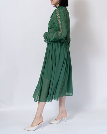 Self - Portrait(セルフ・ポートレート)のミディドレス結婚式やパーティーにぴったりのレンタルアイテム。