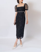 Self - Portrait(セルフ・ポートレート)のミディドレス結婚式やパーティーにぴったりのレンタルアイテム。