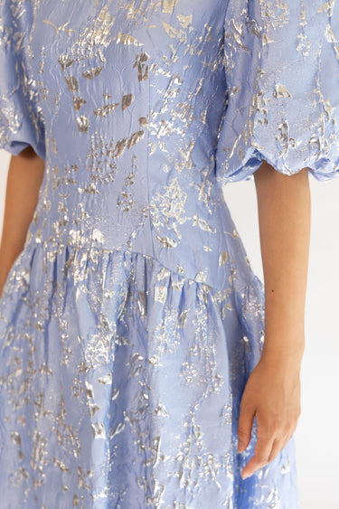 Simkhai(シンカイ)のミディドレス結婚式やパーティーにぴったりのレンタルアイテム。