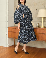 Cecilie Bahnsen(セシリー バンセン)のミディドレス結婚式やパーティーにぴったりのレンタルアイテム。