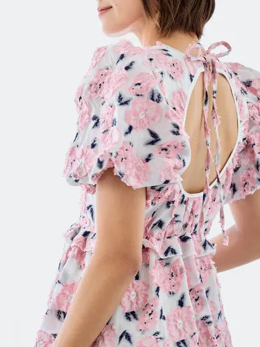 春の結婚式参列におすすめのレンタルドレス|Sister Jane ピンクの花柄ジャカード パフスリーブドレス