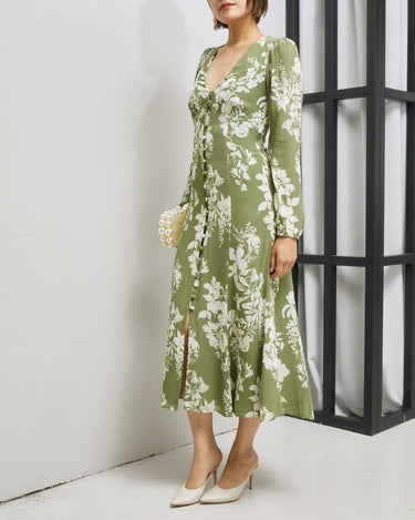 Reformation(リフォーメーション)のミディドレス結婚式やパーティーにぴったりのレンタルアイテム。