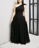 Staud(スタウド)のロングドレス結婚式やパーティーにぴったりのレンタルアイテム。