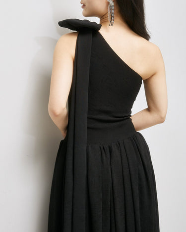 Staud(スタウド)のロングドレス結婚式やパーティーにぴったりのレンタルアイテム。