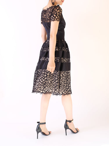 Temperley London(テンパリー ロンドン)のミディドレス結婚式やパーティーにぴったりのレンタルアイテム。