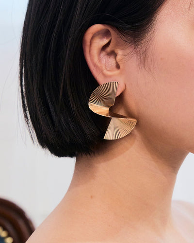 Shashi（シャシ）のピアス結婚式やパーティーにぴったりのレンタルアイテム。