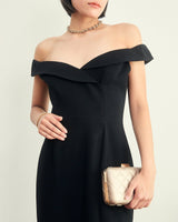 Black Halo（ブラック ヘイロー）のひざ丈ドレス結婚式やパーティーにぴったりのレンタルアイテム。