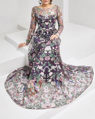 Marchesa Notte チュールドレス 座った姿 正面 - 軽やか素材