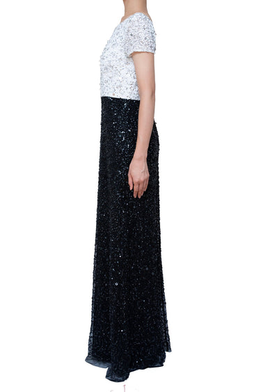 Adrianna Papell（アドリアナ パペル）のロングドレス結婚式やパーティーにぴったりのレンタルアイテム。