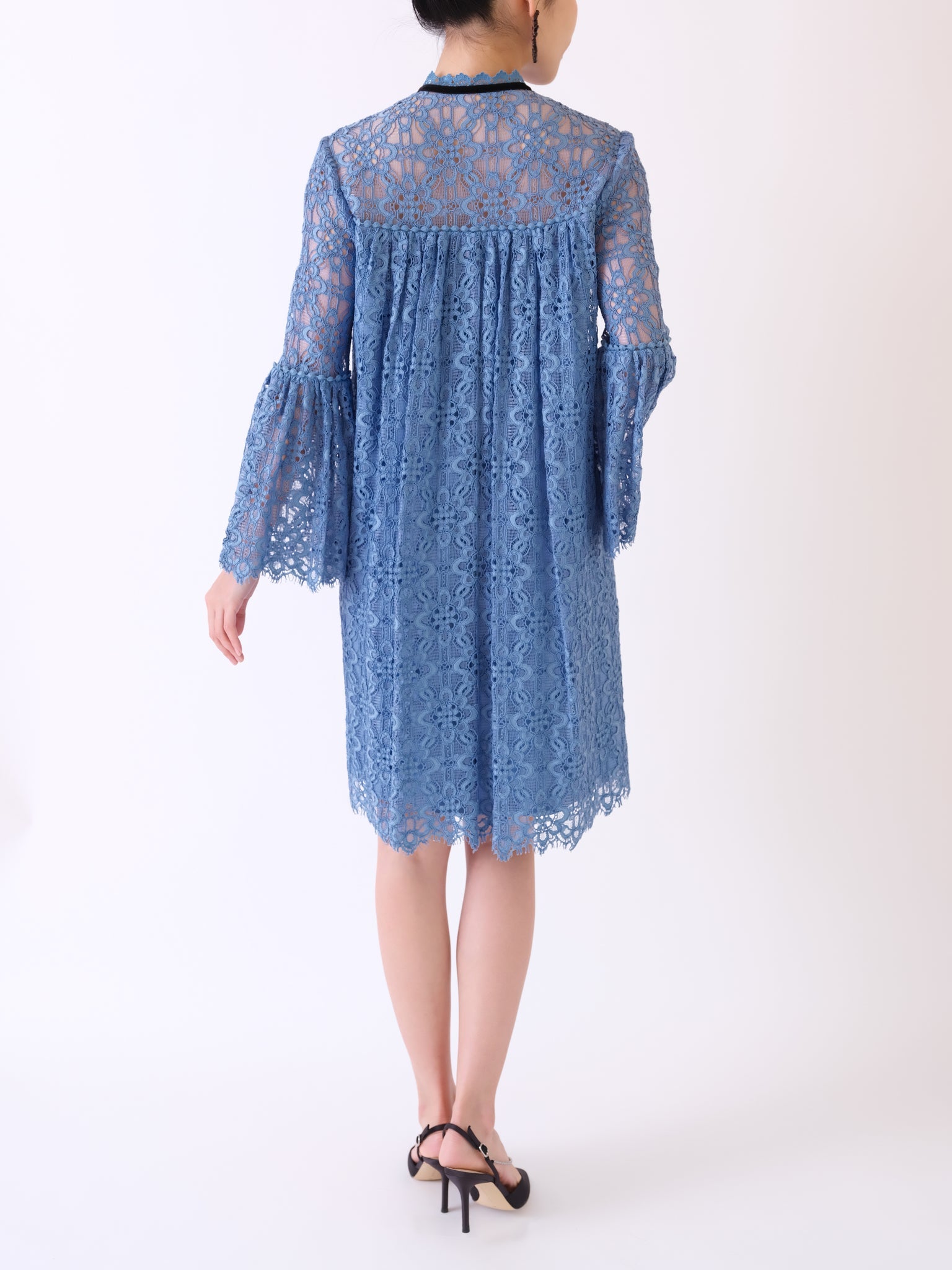 Temperley London（テンパリー ロンドン） 総レース ベルベットリボン ベルスリーブ Aラインドレス（S～小さめM  相当）｜ひざ丈ドレス｜レンタブルランウェイ – Rentable Runway