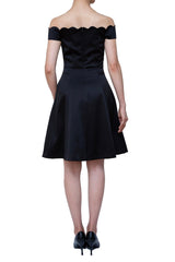 Badgley Mischka（バッジェリー ミシュカ）のひざ丈ドレス結婚式やパーティーにぴったりのレンタルアイテム。