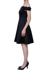 Badgley Mischka（バッジェリー ミシュカ）のひざ丈ドレス結婚式やパーティーにぴったりのレンタルアイテム。