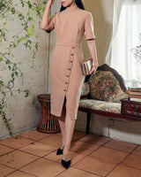 Black Halo（ブラック ヘイロー）のミディドレス結婚式やパーティーにぴったりのレンタルアイテム。