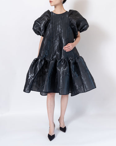 黒｜パフ袖｜レンタルドレス｜結婚式お呼ばれ｜Cecilie Bahnsen（セシリーバンセン）