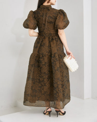 花柄キルティングのセシリーバンセン Kellyドレス。結婚式やパーティーにおすすめ。