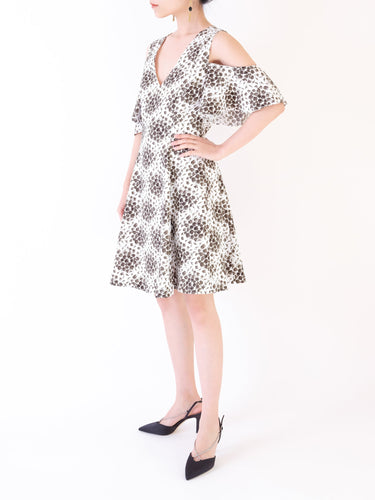 Club Monaco（クラブ モナコ）のひざ丈ドレス結婚式やパーティーにぴったりのレンタルアイテム。