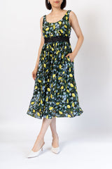 Diane von Furstenberg（ダイアン フォン ファステンバーグ）のミディドレス結婚式やパーティーにぴったりのレンタルアイテム。