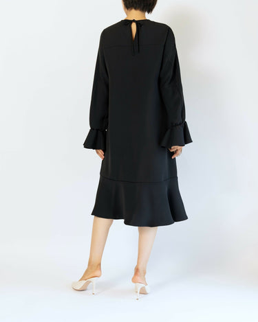 Douuod（ドゥドゥ）のミディドレス結婚式やパーティーにぴったりのレンタルアイテム。