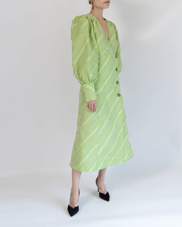 Ganni（ガニー）のミディドレス結婚式やパーティーにぴったりのレンタルアイテム。