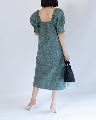 Ganni（ガニー）のミディドレス結婚式やパーティーにぴったりのレンタルアイテム。