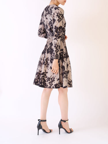 Huishan Zhang（フーシャン ツァン）のひざ丈ドレス結婚式やパーティーにぴったりのレンタルアイテム。