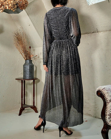 Iro（イロ）のロングドレス結婚式やパーティーにぴったりのレンタルアイテム。