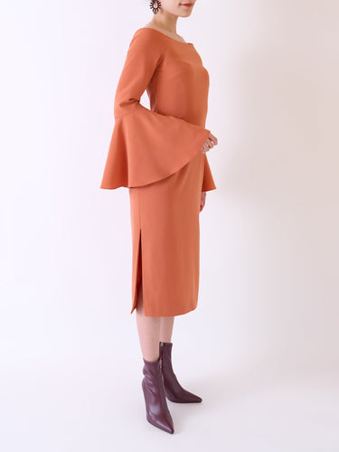 Keepsake（キープセイク）のミディドレス結婚式やパーティーにぴったりのレンタルアイテム。