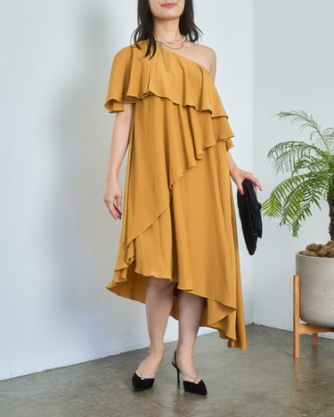 Lanvin（ランバン）のミディドレス結婚式やパーティーにぴったりのレンタルアイテム。