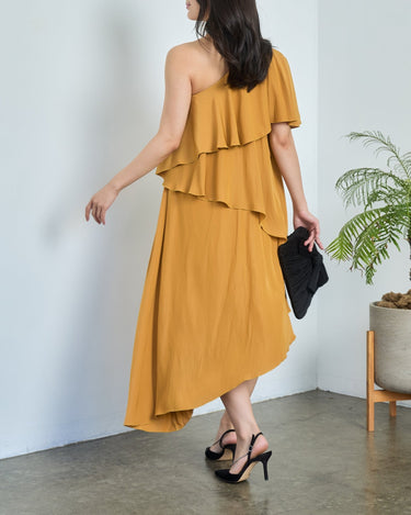 Lanvin（ランバン）のミディドレス結婚式やパーティーにぴったりのレンタルアイテム。