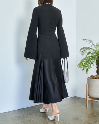 Solace London（ソレイス ロンドン）のロングドレス結婚式やパーティーにぴったりのレンタルアイテム。