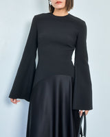 Solace London（ソレイス ロンドン）のロングドレス結婚式やパーティーにぴったりのレンタルアイテム。