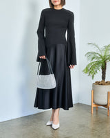 Solace London（ソレイス ロンドン）のロングドレス結婚式やパーティーにぴったりのレンタルアイテム。