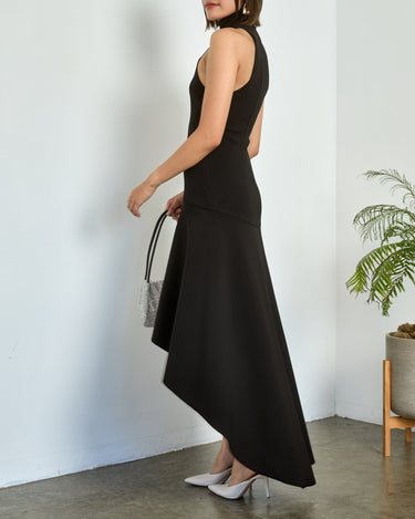 Solace London（ソレイス ロンドン）のロングドレス結婚式やパーティーにぴったりのレンタルアイテム。