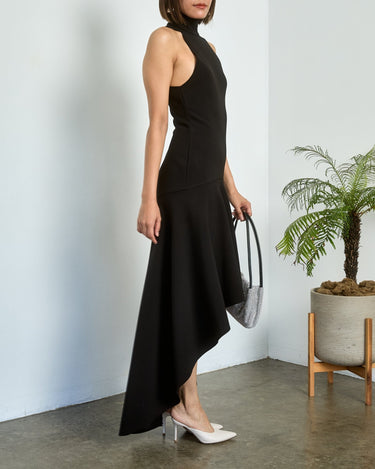 Solace London（ソレイス ロンドン）のロングドレス結婚式やパーティーにぴったりのレンタルアイテム。