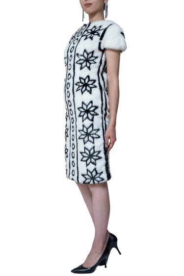 KTZ（ケーティーゼット）のミディドレス結婚式やパーティーにぴったりのレンタルアイテム。