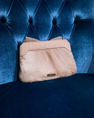 Loeffler Randall（ロフラー ランドール）のクラッチ結婚式やパーティーにぴったりのレンタルアイテム。