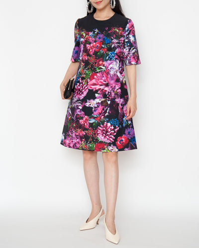 M / mika ninagawa（エム／ミカ ニナガワ）のひざ丈ドレス結婚式やパーティーにぴったりのレンタルアイテム。