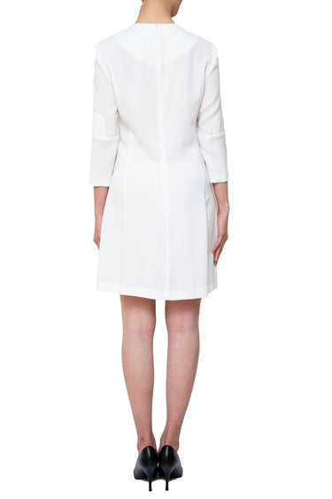 Mademoiselle TARA（マドモアゼル タラ）のひざ丈ドレス結婚式やパーティーにぴったりのレンタルアイテム。