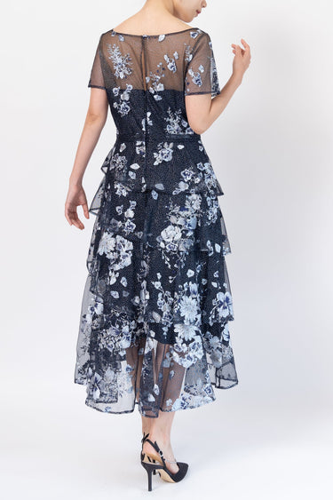 Marchesa Notte（マルケッサ ノッテ）のミディドレス結婚式やパーティーにぴったりのレンタルアイテム。