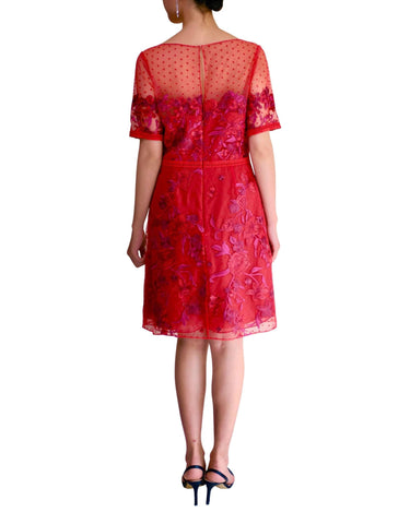 Marchesa Notte（マルケッサ ノッテ）のひざ丈ドレス結婚式やパーティーにぴったりのレンタルアイテム。