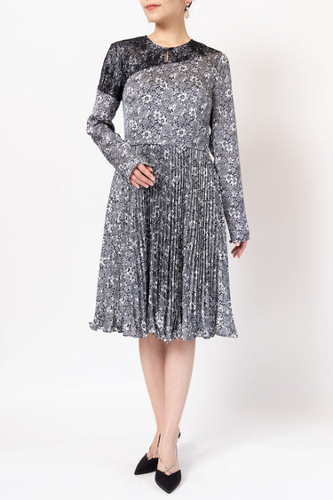 Mikael Aghal（ミカエル アグハール）のひざ丈ドレス結婚式やパーティーにぴったりのレンタルアイテム。