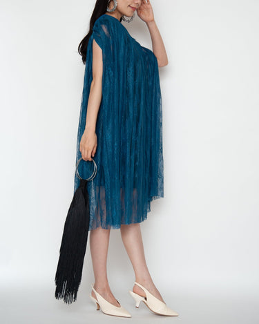 MM6 Maison Margiela（エムエムシックス メゾン マルジェラ）のミディドレス結婚式やパーティーにぴったりのレンタルアイテム。