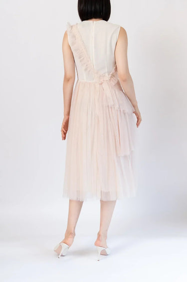 Needle & Thread（ニードル アンド スレッド）のミディドレス結婚式やパーティーにぴったりのレンタルアイテム。