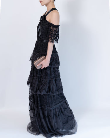 Needle & Thread（ニードル アンド スレッド）のロングドレス結婚式やパーティーにぴったりのレンタルアイテム。