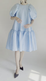 レンタルドレス｜Cecilie Bahnsen（セシリーバンセン）｜水色｜パフ袖｜ミディ丈｜結婚式お呼ばれ