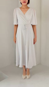 Marchesa Notte Bridesmaids Rome ドレス 全身 動画 - ミモレ丈シルエット