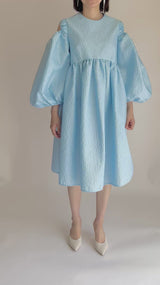 レンタルドレス｜Cecilie Bahnsen（セシリーバンセン）｜水色｜ジャカード｜ミディ丈｜結婚式お呼ばれ