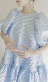 レンタルドレス｜Cecilie Bahnsen（セシリーバンセン）｜水色｜パフ袖｜ミディ丈｜結婚式お呼ばれ