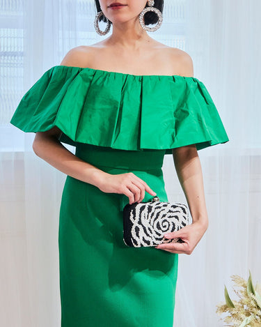 Santi（サンティ）のクラッチ結婚式やパーティーにぴったりのレンタルアイテム。